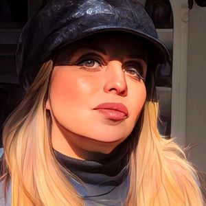 Meet your Posher, Angela